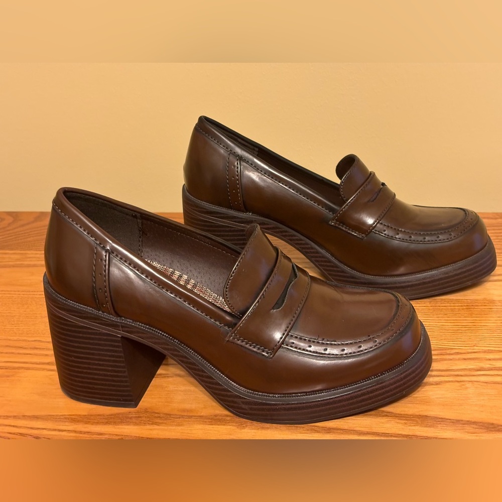 NIB brown chunky heel penny loafer brown 9.5 jellypop Whitney rub off